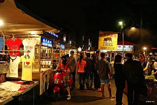Saturday Night Bazaar at Arpora