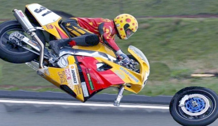 The Frightening Moment Of Every Bike Rider When The Wheel Fell Off During A Race!